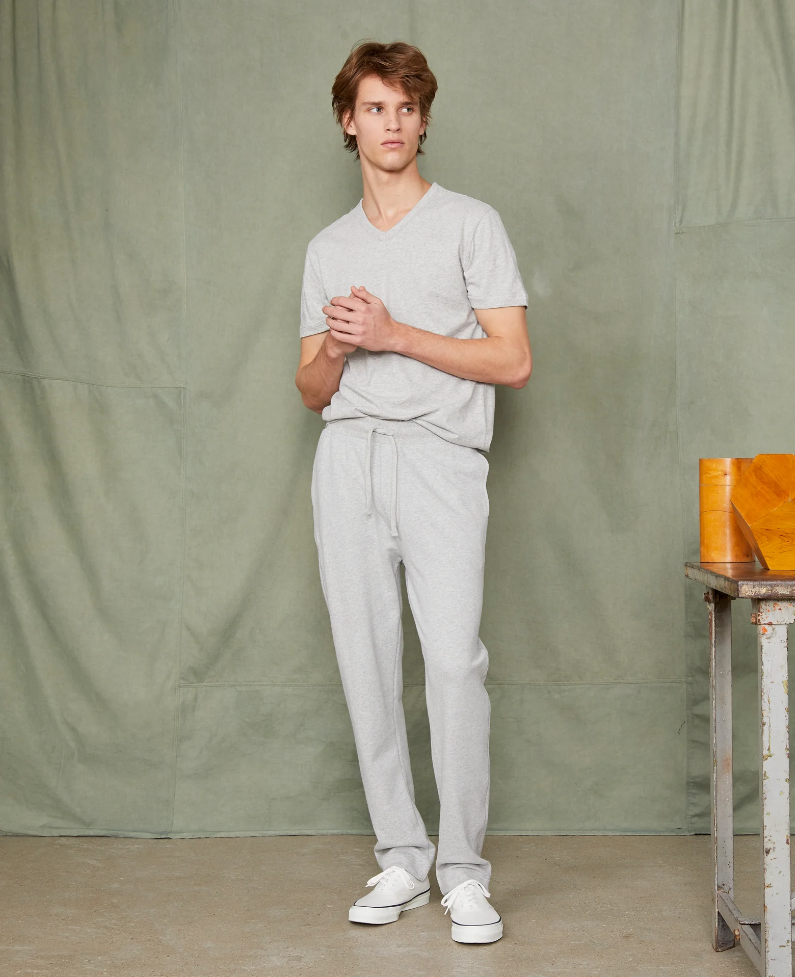 T-shirt col v